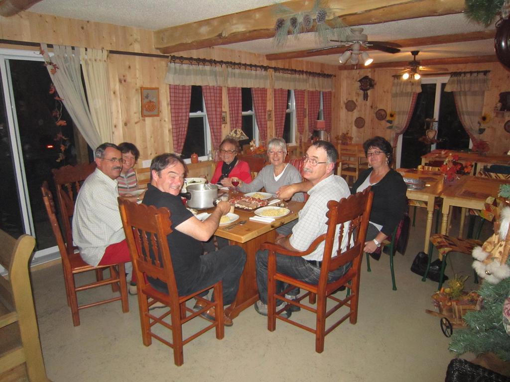 Le Gite Ambrelane Thetford Mines Exterior photo